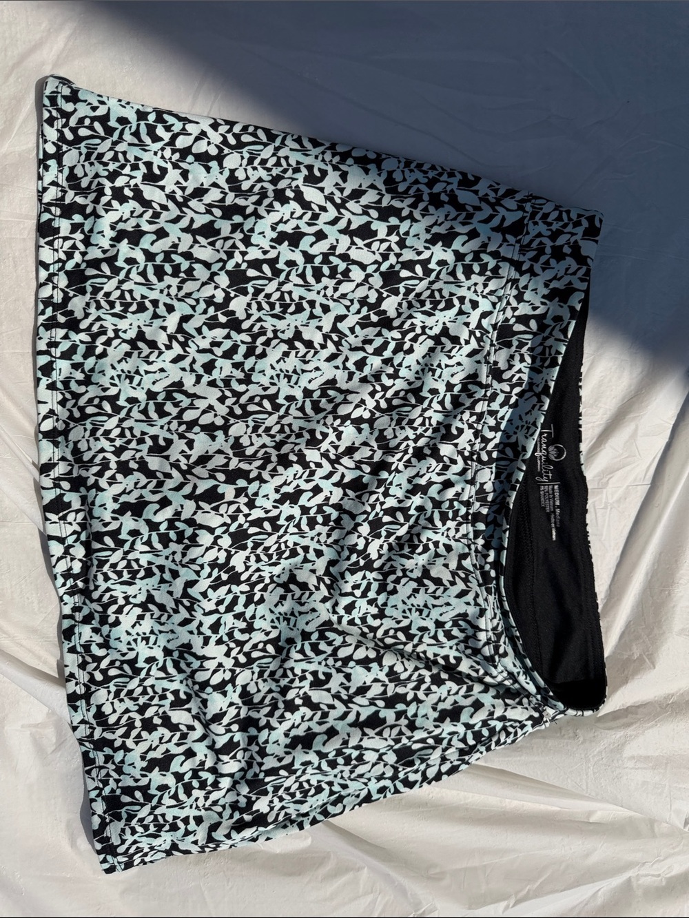 Tranquility by Colorado Clothing Black and Light Blue Leaf-Print Skirt